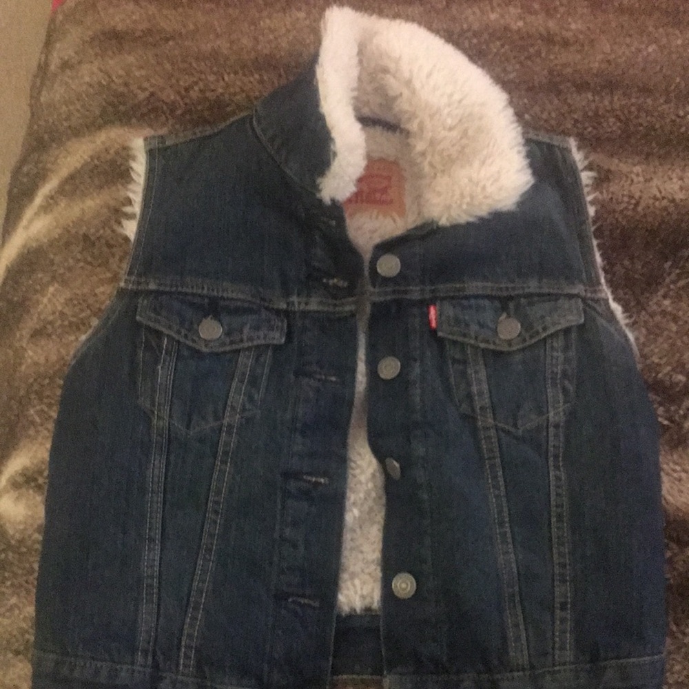 Levi denim vest with fur